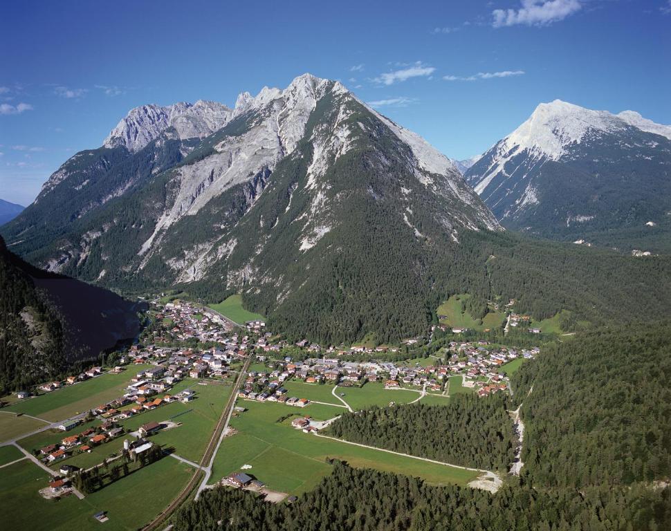 Gasthof Risserhof Scharnitz Bagian luar foto